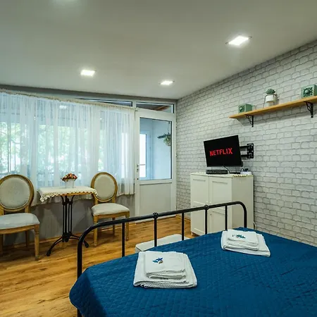 Cozy In Center Апартаменты