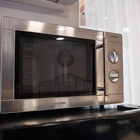 Cozy In Center Apartment *