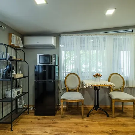 Διαμέρισμα Cozy In Center *