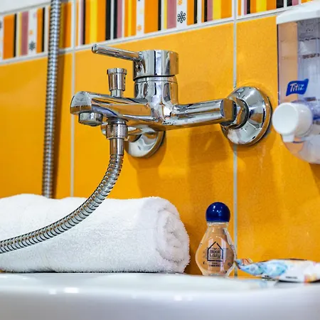 Cozy In Center 公寓 *